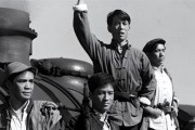 《以游击队1941武器怎么选武器使用一览》（1941年瑰丽战争中）